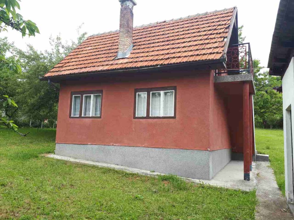 Prodajem kuću i zemljište u Sarajevu Rječica